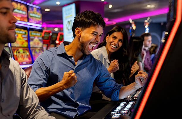 A collection of live-dealer casino gaming categories including Auto Roulette on the mama slot platform